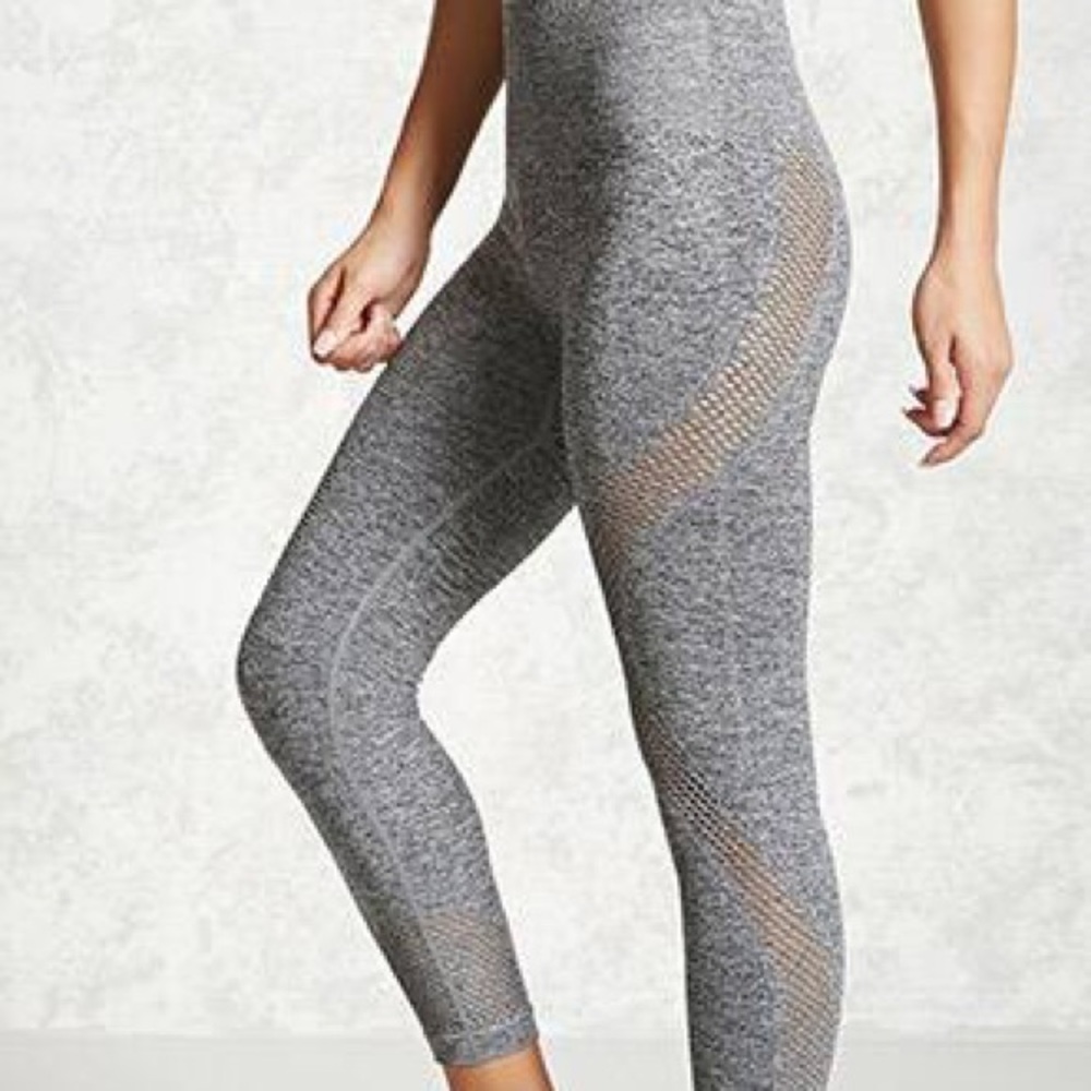 FOREVER 21 marled knit Capri Leggings with design